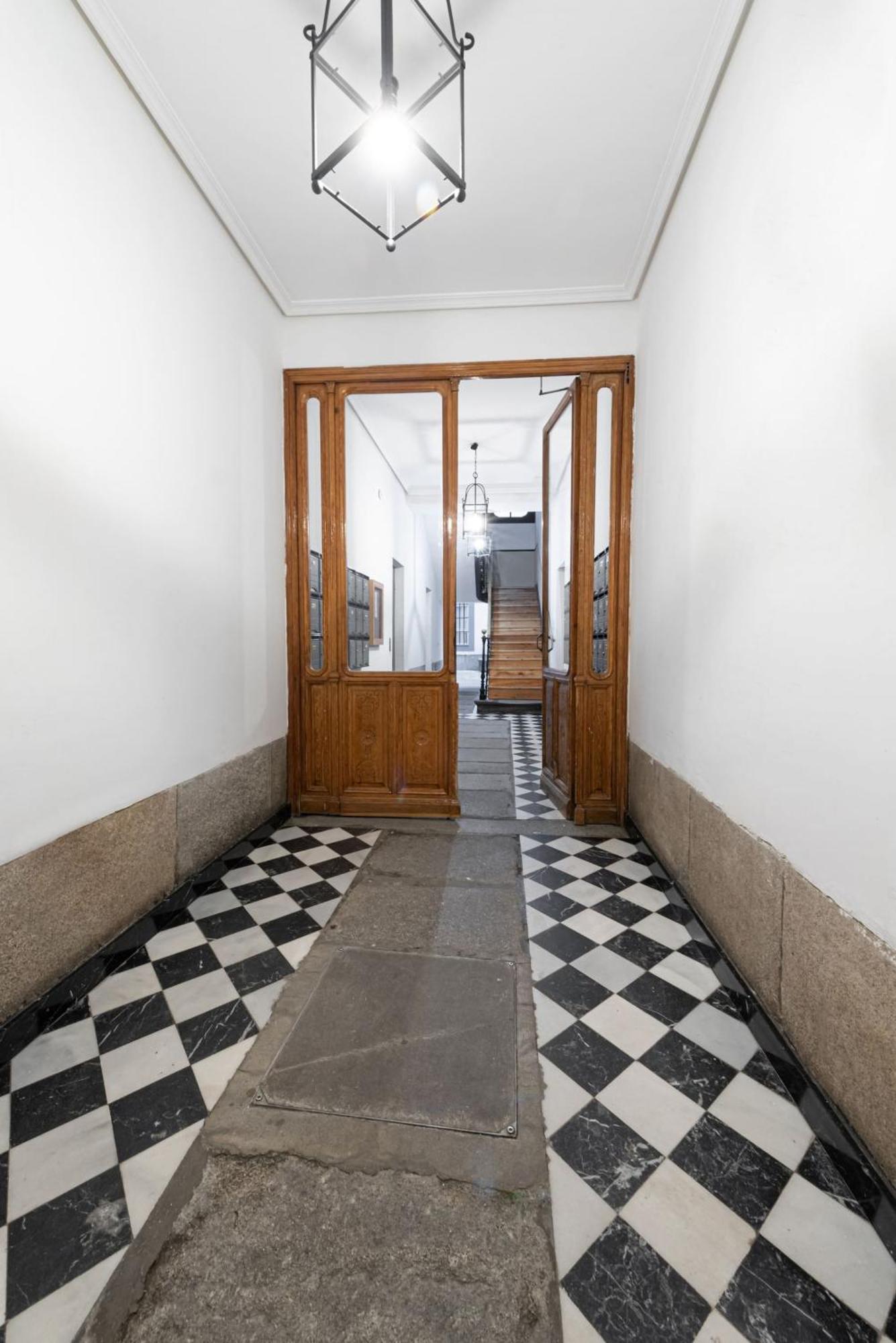 Apartamentos Day Madrid Luna Centro Gran Via Sol Malasana Buitenkant foto