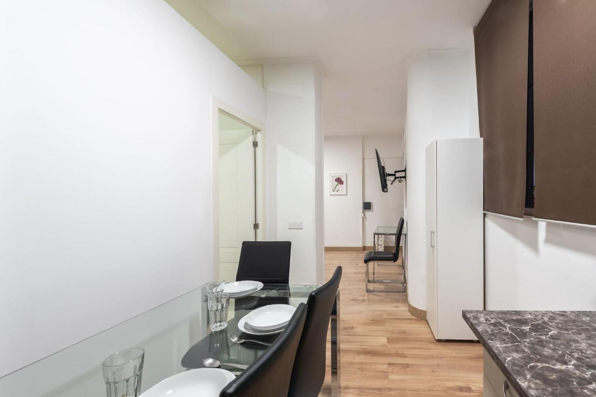 Apartamentos Day Madrid Luna Centro Gran Via Sol Malasana Buitenkant foto