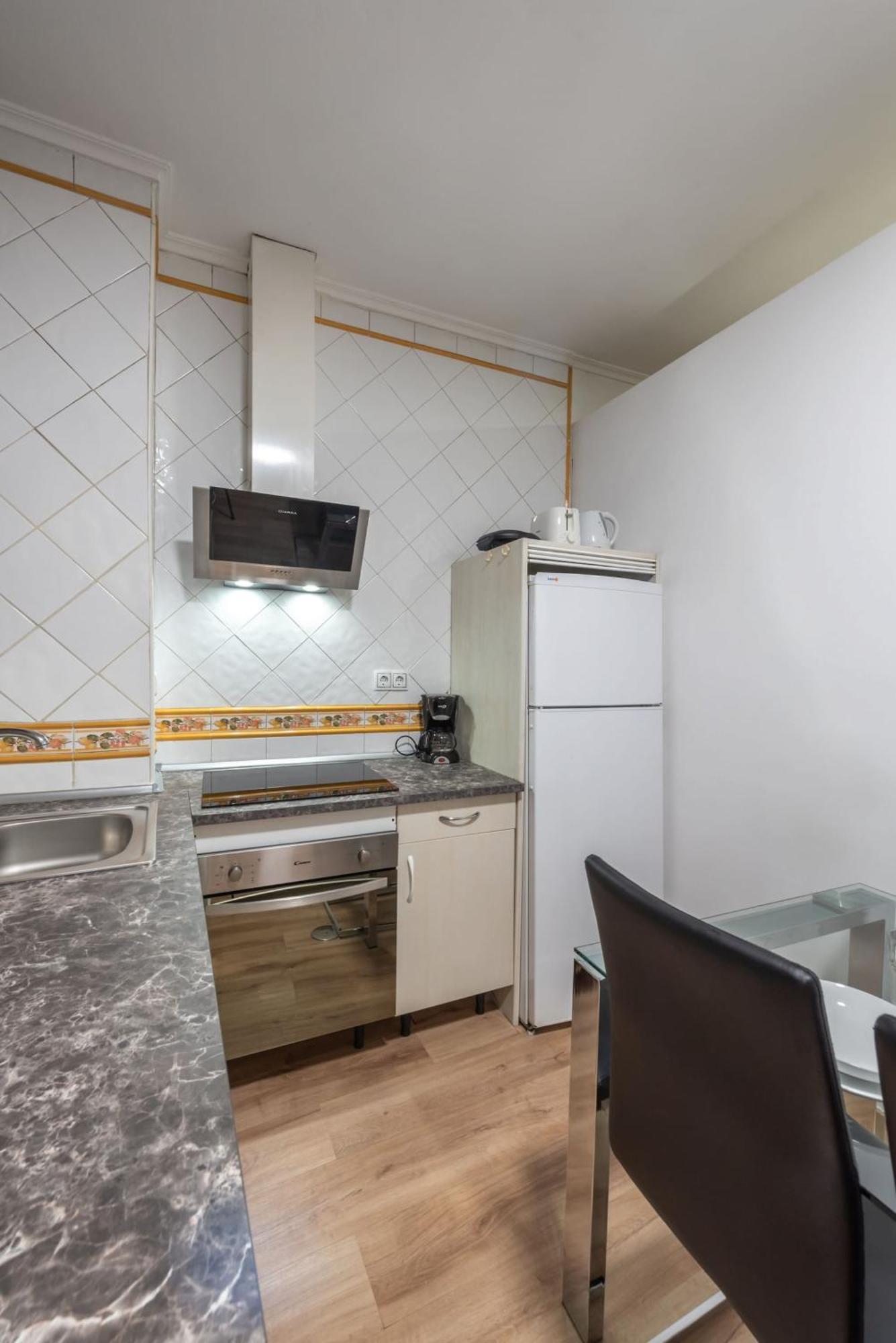 Apartamentos Day Madrid Luna Centro Gran Via Sol Malasana Buitenkant foto