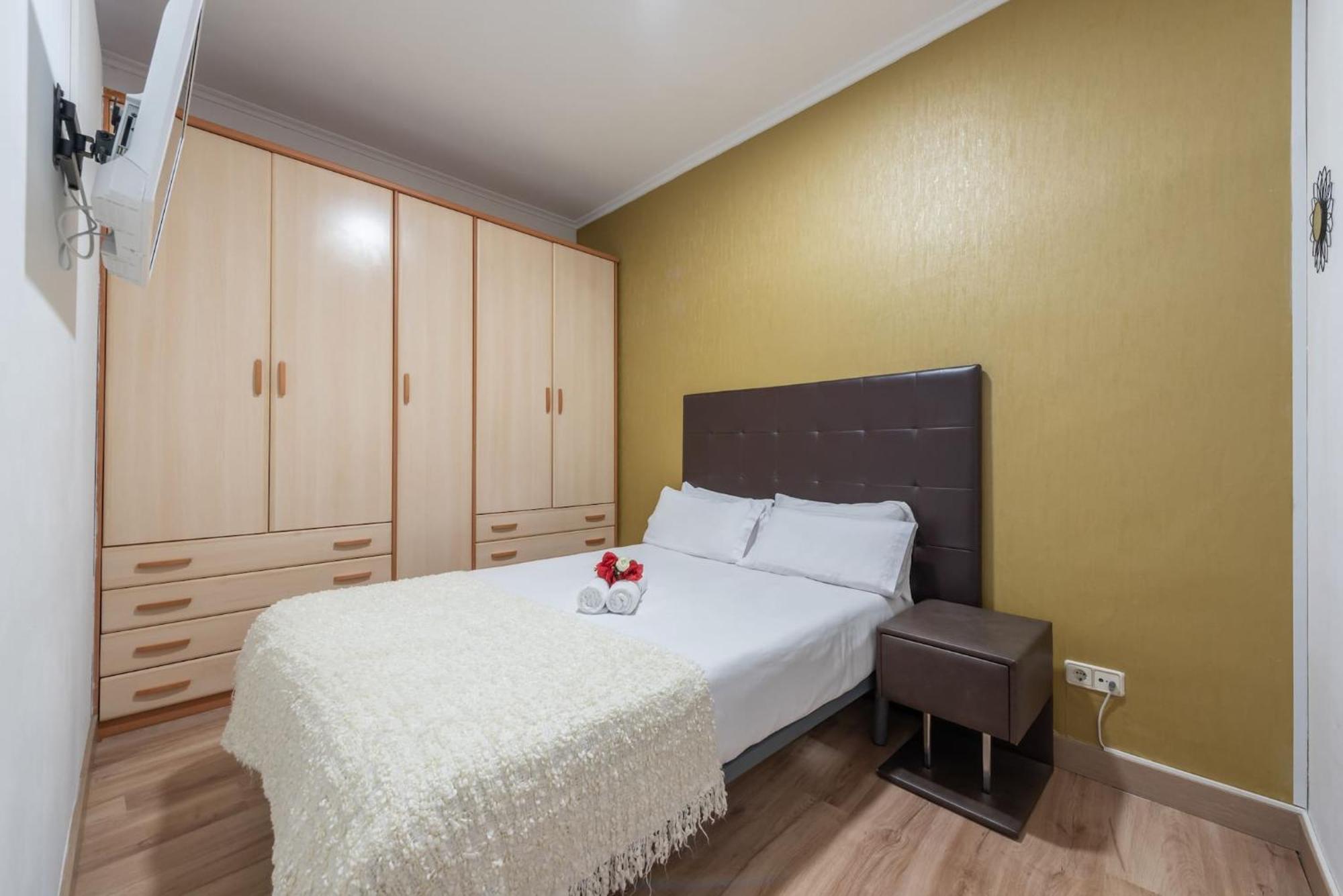 Apartamentos Day Madrid Luna Centro Gran Via Sol Malasana Buitenkant foto